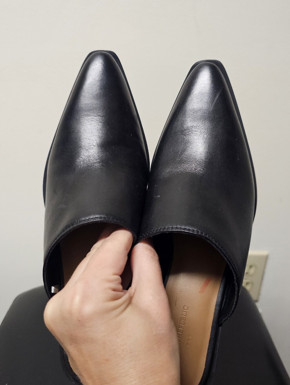 New Banana Republic Classic Black Leather Mule Heel - Women's Slip-On Size 6 - Picture 8 of 10